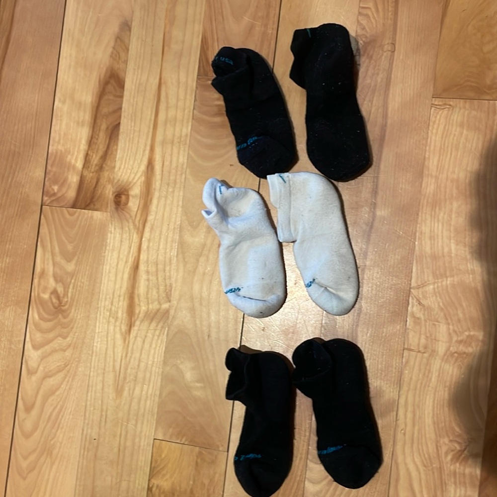 3 pairs of Darn Tough Wool No-Show Cushioned socks, women’s small